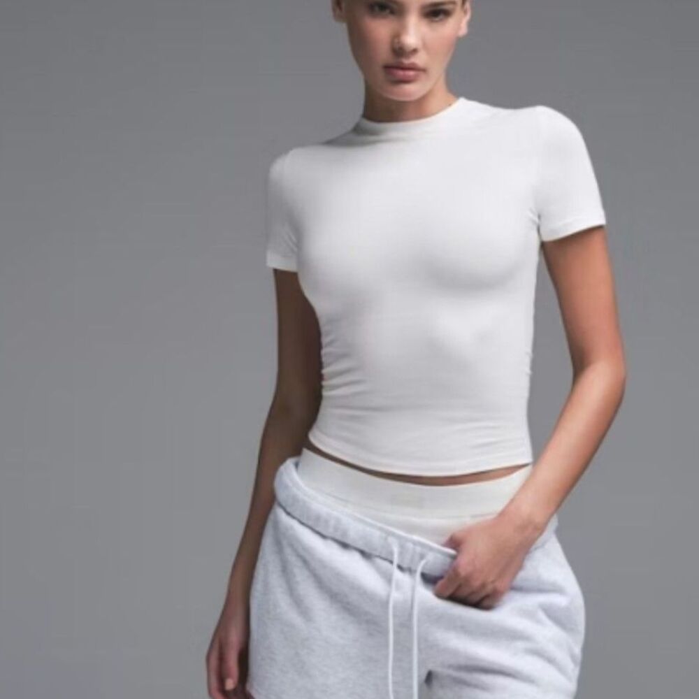 NEW SKIMS Cotton Jersey Short Sleeve Tee Medium Marble Off White T-Shirt NWT